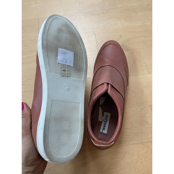 MATT & Nat BNWT Vegan Leather Slip On Sneaker "Lucas" New Dark Pink - Picture 7 of 7